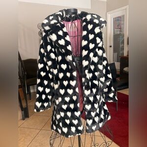 Kling Black and White Heart Pattern Coat